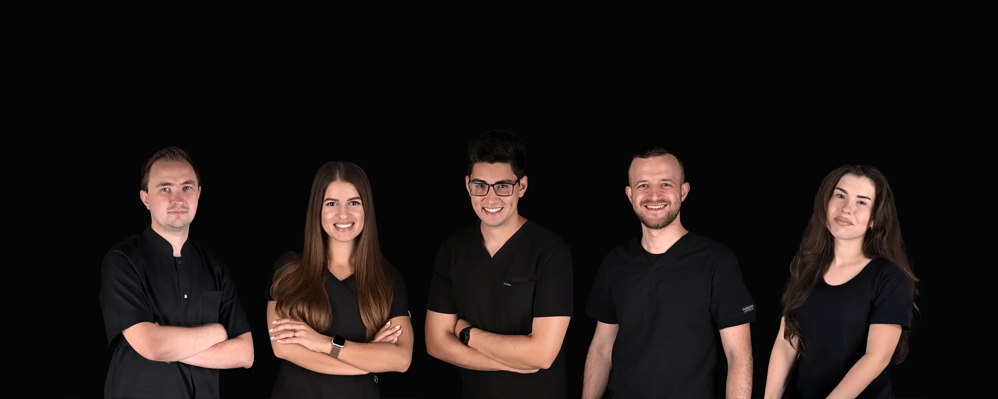 Echipa DentSIM – profesioniști dedicați sănătății tale orale.